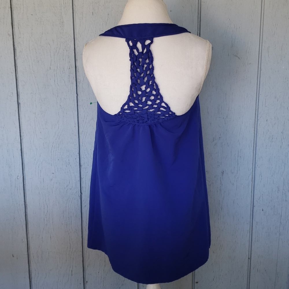 Braided Back Top. Blue Sleeveles Tunic - Picture 2 of 10